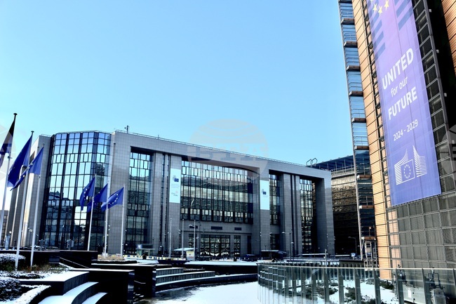 ЕК ще предложи до края на годината прекратяване на вноса на руски петрол и предвижда да се въведе пълна забрана за руските енергийни източници