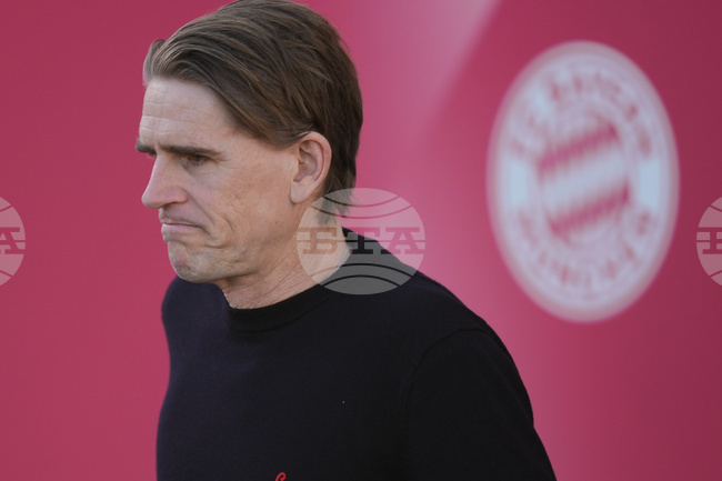 Спортният директор на Байерн Мюнхен Кристоф Фройнд отрече да има готово споразумение за удължаване на договора на Мануел Нойер