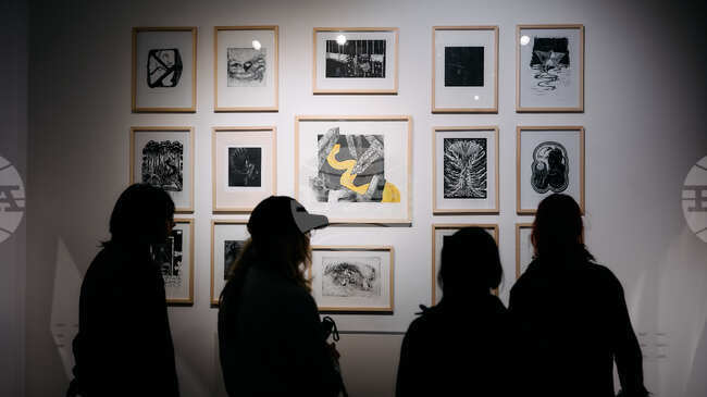 Изложба "Образи и отпечатъци" в НБУ прави визуален мост между традиция и съвременност