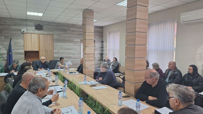 Общинският съвет в Угърчин прие отчета за дейността си за второто шестмесечие на 2025 година