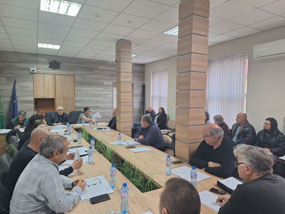 Общинският съвет в Угърчин прие отчета за дейността си за второто шестмесечие на 2025 година