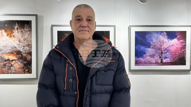 Варненският автор Константин Фиалковски представи в Казанлък изложбата с инфрачервена фотография "Инфраред АртАкт"