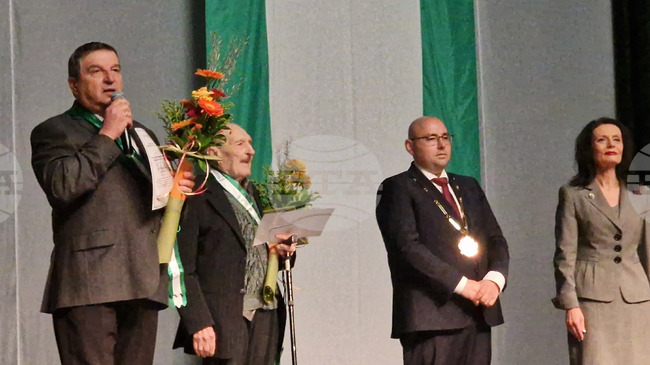 Станка Николица Спасо-Еленина (посмъртно), Ганчо Ганев и Светлозар Караджов са новите почетни граждани на Разград