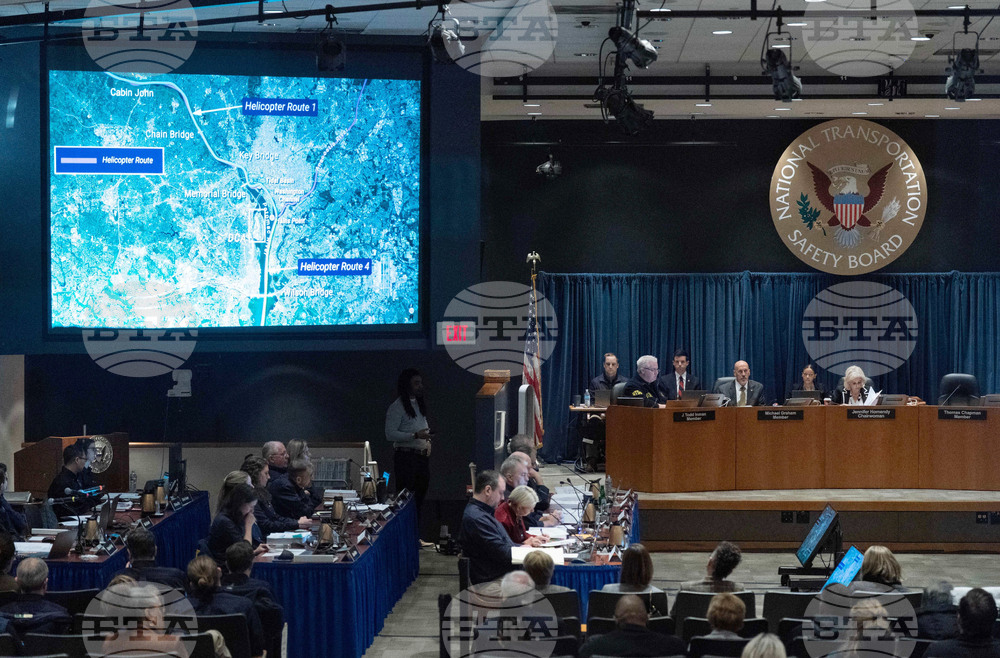 APTOPIX Washington Midair Collision Investigation