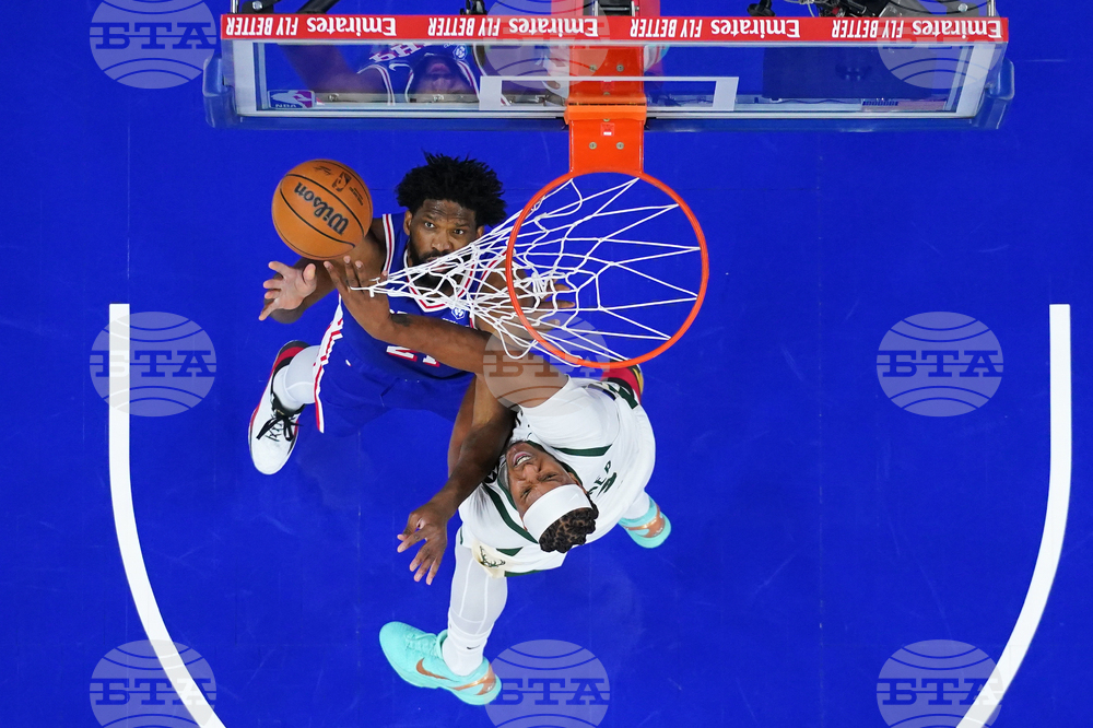 Bucks 76ers Basketball