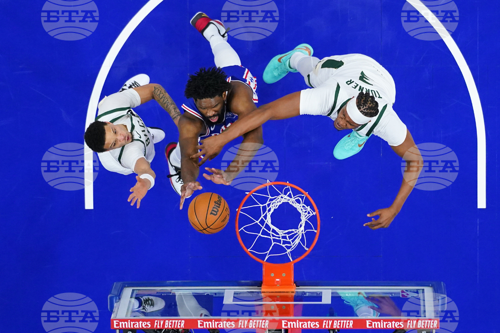 Bucks 76ers Basketball