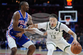 Bucks 76ers Basketball
