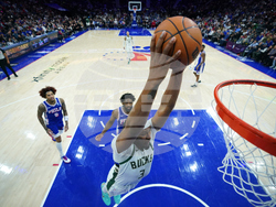 Bucks 76ers Basketball