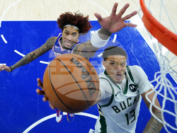 Bucks 76ers Basketball