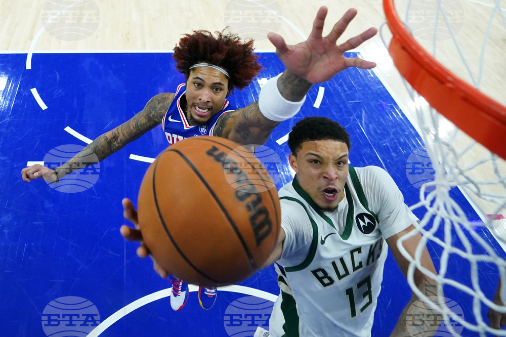 Bucks 76ers Basketball