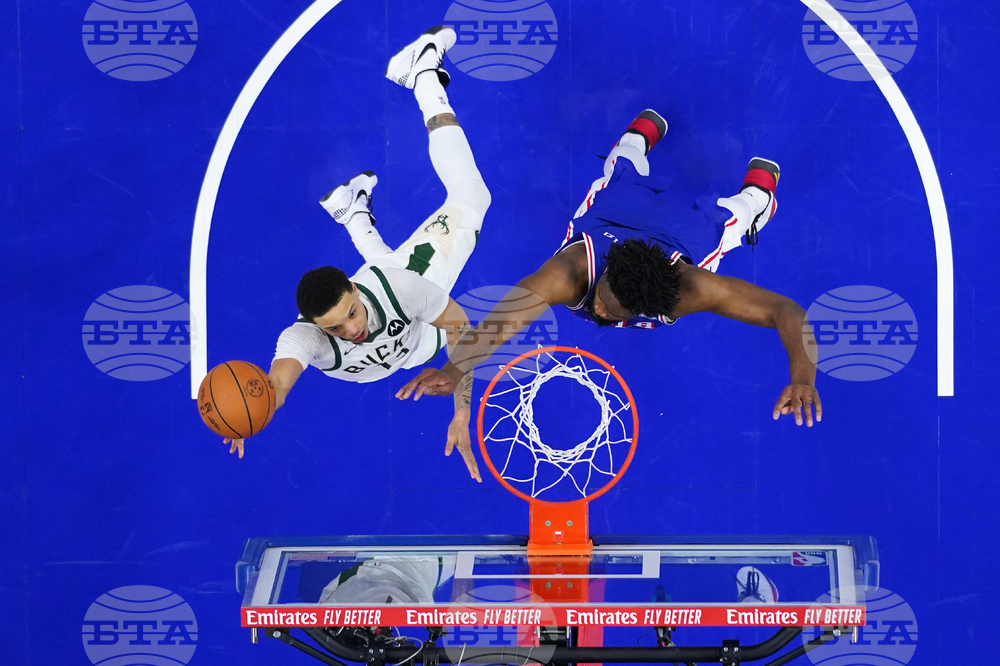 Bucks 76ers Basketball