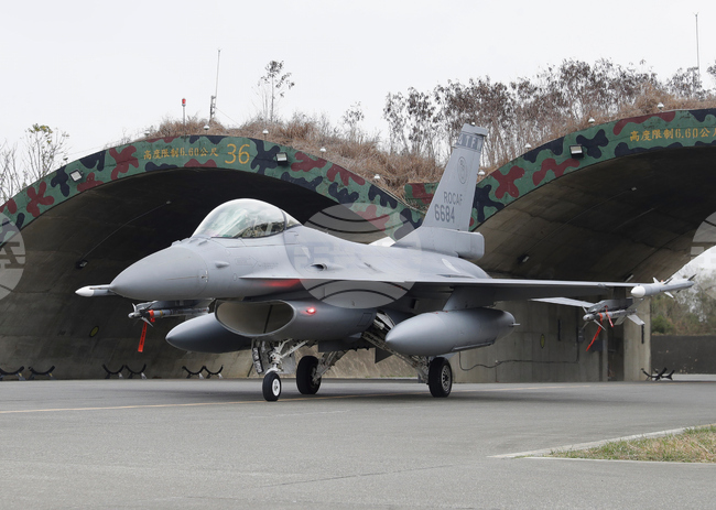 Забавените доставки на изтребители Ф-16 за Тайван ще започнат още тази година, обяви тайванското министерство на отбраната