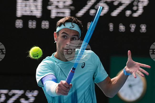 Лоренцо Музети и Андрей Рубльов се класираха за четвъртфиналите на тенис турнира в Барселона