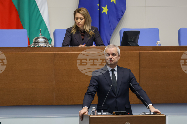Престъпленията срещу народа и срещу човечеството нямат давност, заяви в декларация лидерът на „Възраждане" Костадин Костадинов 