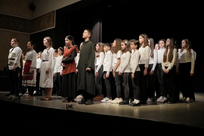 Основното училище „Христо Ботев“ в Цариброд отбеляза Савинден