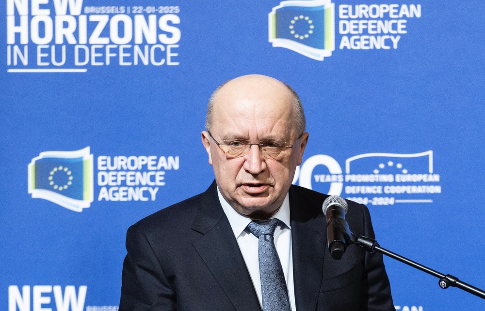 Изправени сме пред най-голямата криза със сигурността за нашето време, каза еврокомисарят по отбраната