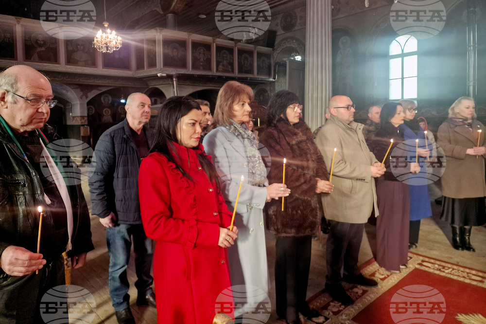 Разград - храм „Св. Николай Мирликийски Чудотворец” - литургия - Ден на Разград