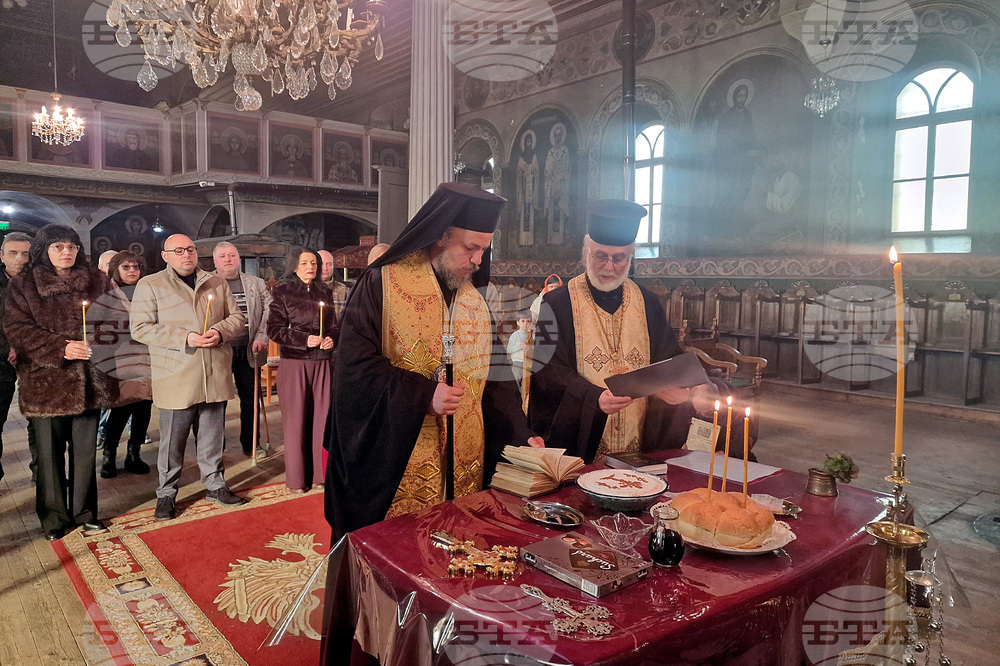 Разград - храм „Св. Николай Мирликийски Чудотворец” - литургия - Ден на Разград