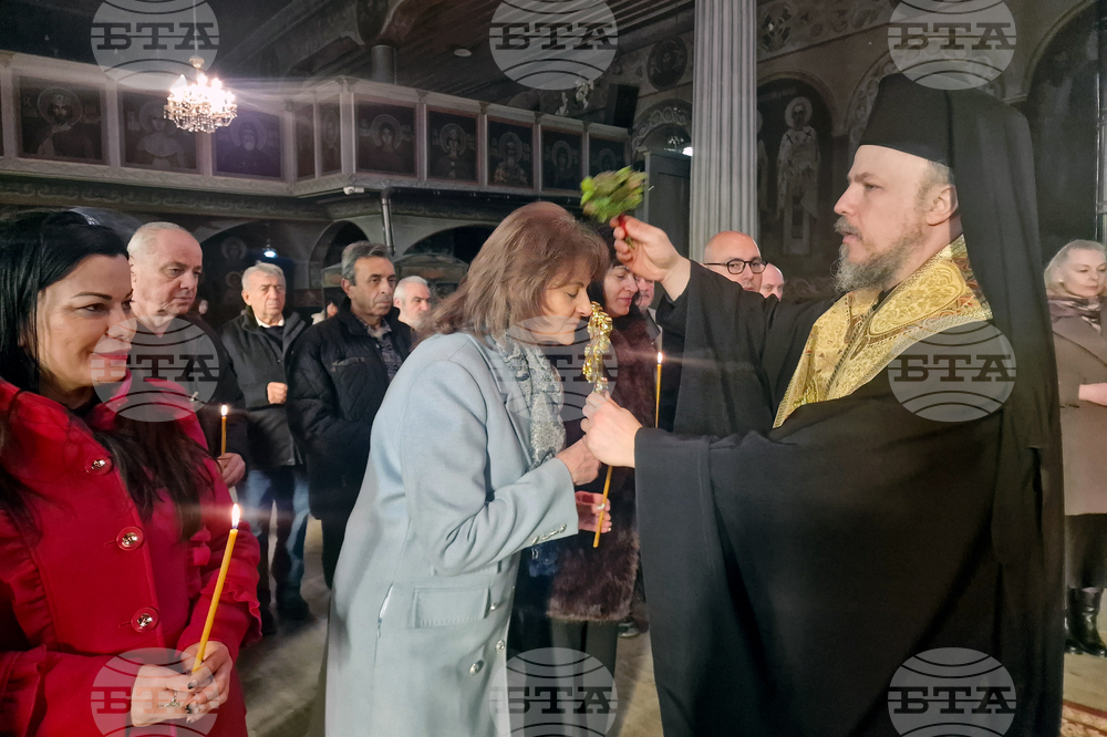 Разград - храм „Св. Николай Мирликийски Чудотворец” - литургия - Ден на Разград