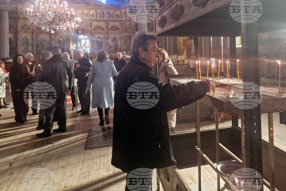 Разград - храм „Св. Николай Мирликийски Чудотворец” - литургия - Ден на Разград