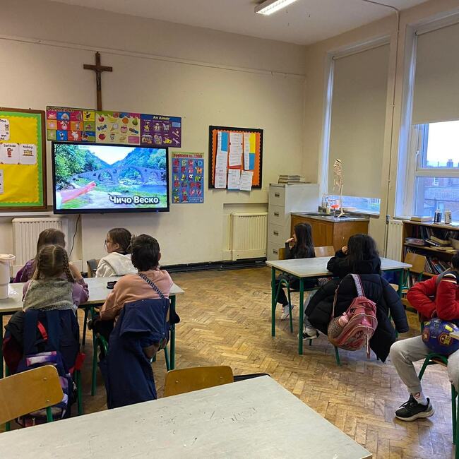 Урок на тема „Дяволският мост над река Арда“ се състоя в Българското училище „Райна Княгиня“ в Дъблин 