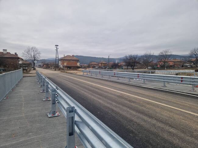 Община Карлово завърши и втория мост над река „Татлъ дере“ в село Каравелово