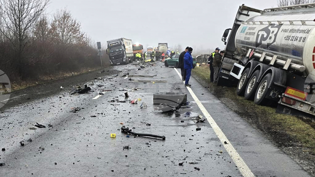 Двама от привържениците на ПАОК (Солун), които пострадаха при катастрофа в Румъния, ще бъдат транспортирани днес до Гърция