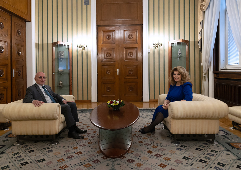 Президентът се срещна с управителя на БНБ в рамките на процедурата по назначаване на служебно правителство