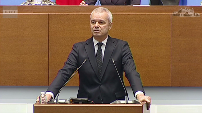 Престъпленията срещу народа и срещу човечеството нямат давност, заяви в декларация лидерът на „Възраждане“ Костадин Костадинов