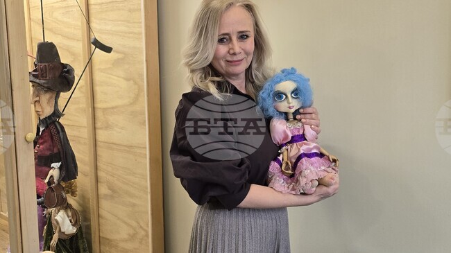 Поемането на поста директор на Видинския куклен театър е не само професионална стъпка, но и лична мисия, каза Аделина Иванова