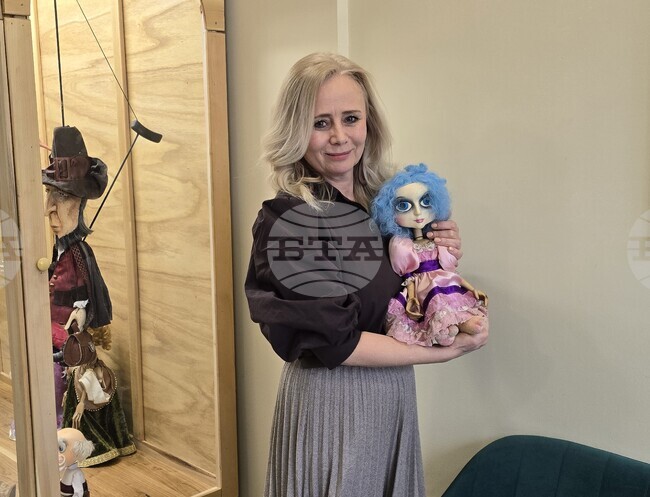 Поемането на поста директор на Видинския куклен театър е не само професионална стъпка, но и лична мисия, каза Аделина Иванова