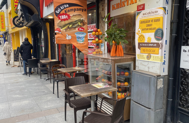 Уличната храна на Истанбул: вкусна и предпочитана заради разнообразието и достъпните цени, но достатъчно безопасна ли е за здравето?