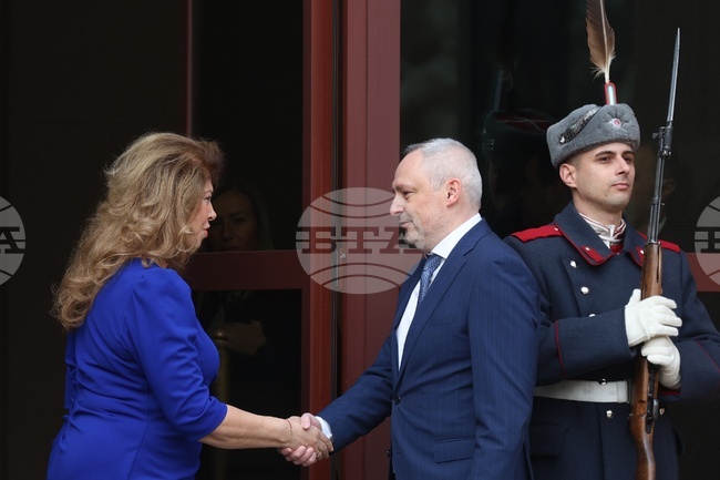 Подуправителят на БНБ Радослав Миленков пристигна за среща с президента Илияна Йотова по процедурата за назначаване на служебно правителство