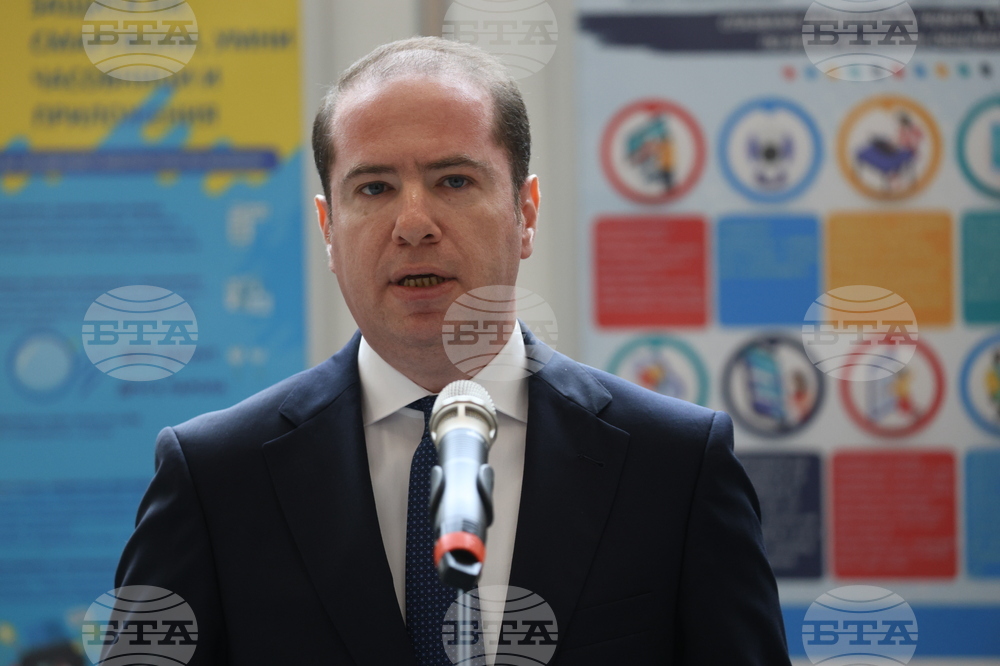 Народно събрание - изложба - „Заедно в борбата с кибертормоза на деца”