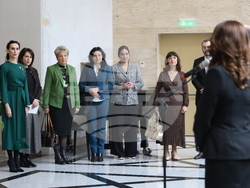 Народно събрание - изложба - „Заедно в борбата с кибертормоза на деца”