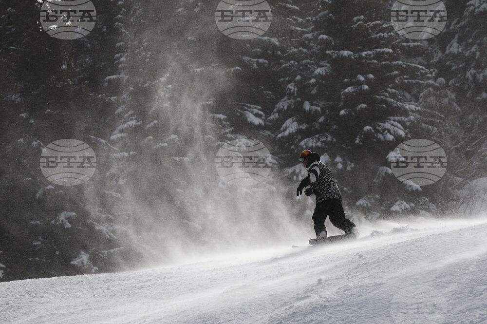 Времето в планините е подходящо за снежни спортове, съобщиха от Планинската спасителна служба на БЧК