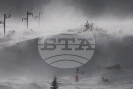 Витоша - зима - силен вятър
