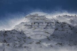 Витоша - зима - силен вятър