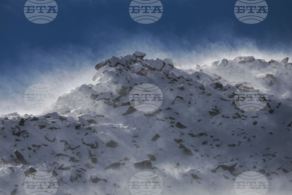 Витоша - зима - силен вятър