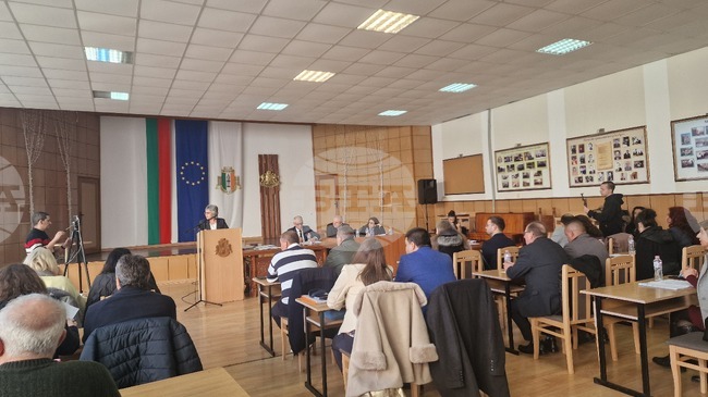 Подобряването на инфраструктурата, социалните услуги и екологията са акцент в работата на ръководството на Община Кубрат през 2025 година