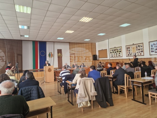 Подобряването на инфраструктурата, социалните услуги и екологията са акцент в работата на ръководството на Община Кубрат през 2025 година