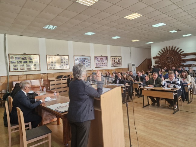 Общинският съвет в Кубрат избра временно изпълняващ длъжността кмет и разгледа 15 докладни 