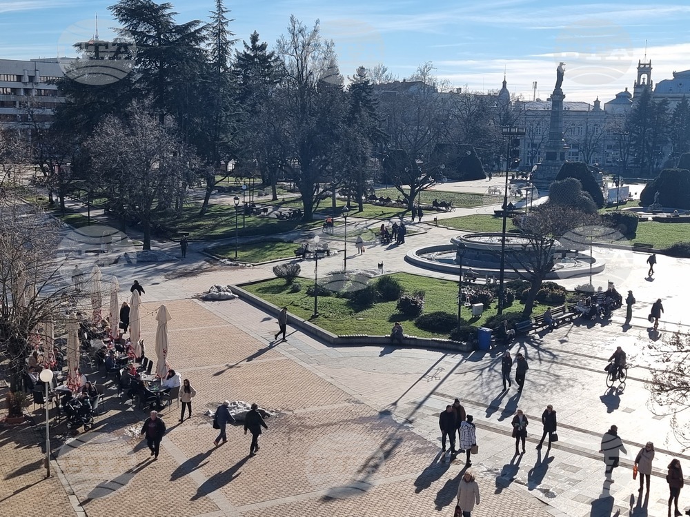 Максимална температура от 14 градуса е измерена в Русе 