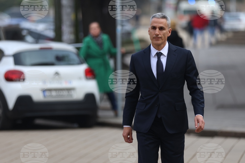 Президентство - Андрей Гюров - консултации