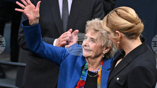 Оцеляла от концентрационния лагер "Аушвиц" говори пред Бундестага по повод Международния ден в памет на жертвите на Холокоста