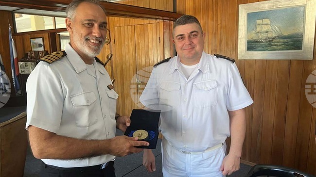 Българска делегация посети Военноморската академия на Уругвай