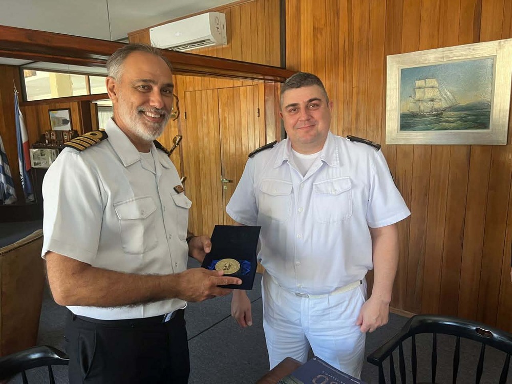 Българска делегация посети Военноморската академия на Уругвай