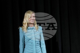 France Fashion Valentino S/S 26 Photo Call