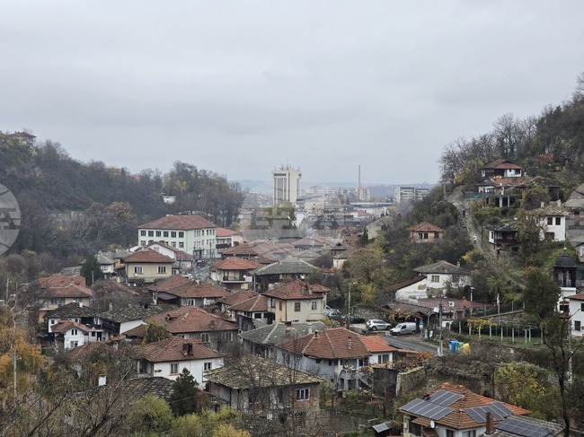 Днешният ден е един от най-топлите от началото на годината в Ловеч - максималната температура е 13,6 градуса
