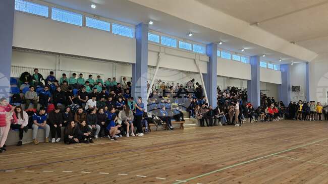 В Свищов наградиха победителите, участвали в общинските спортни ученически игри